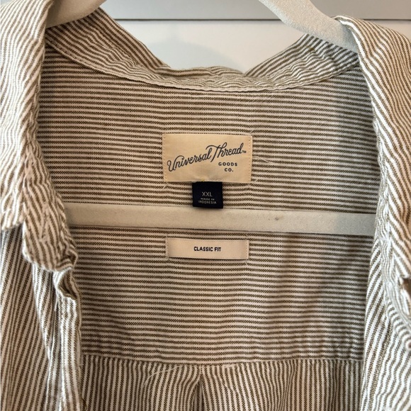 Universal Thread Button Up - Picture 2 of 4